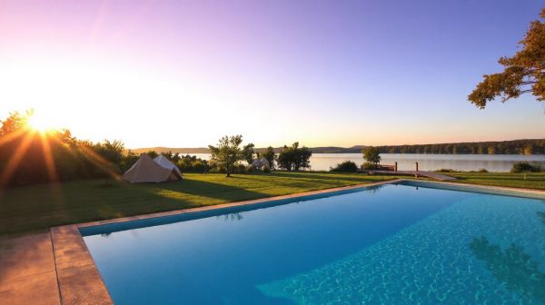 Top campings avec piscine chauffée dans le Lot à découvrir